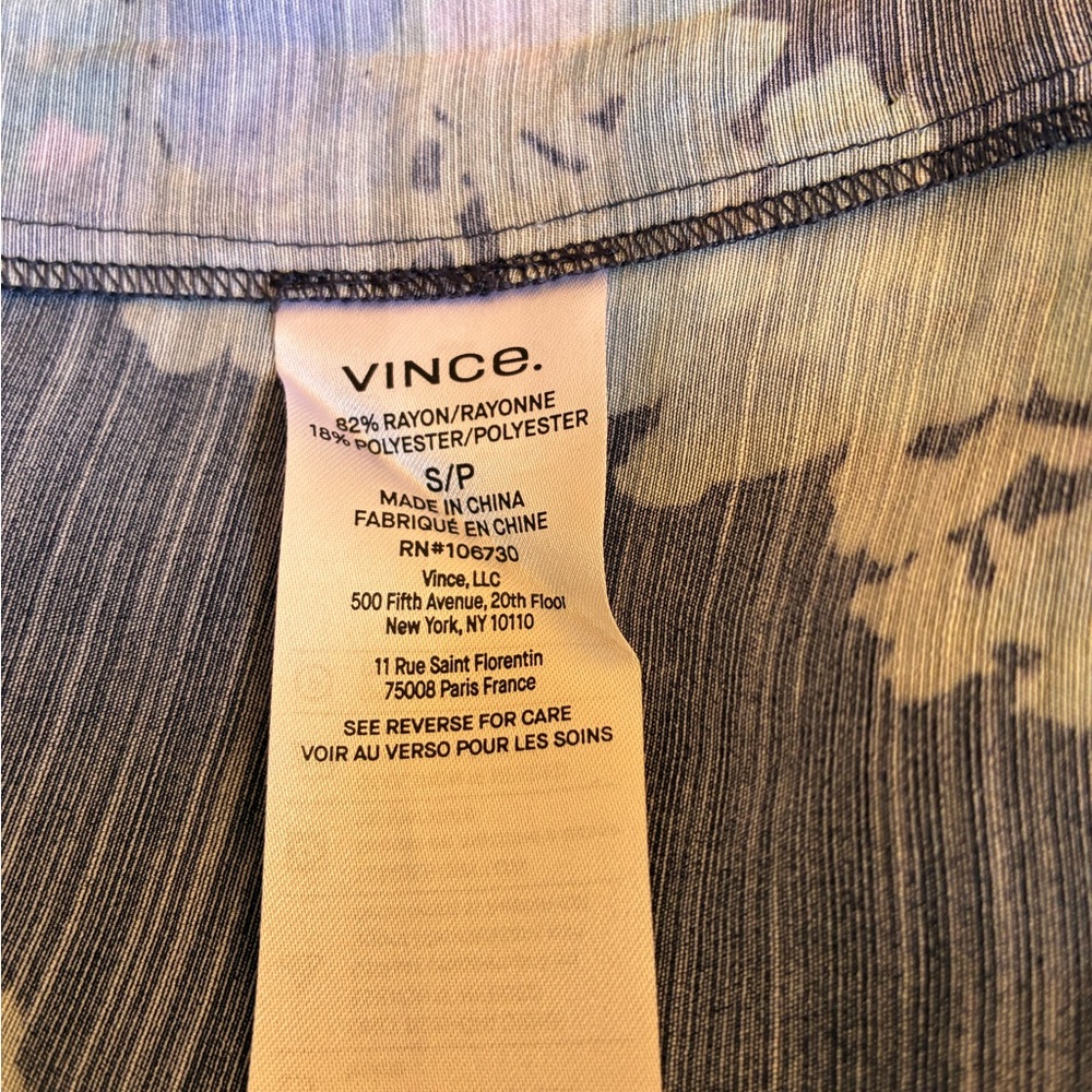 NWOT VINCE Painted Bouquet Printed Midi Skirt
Size Small - Picture 10 of 11